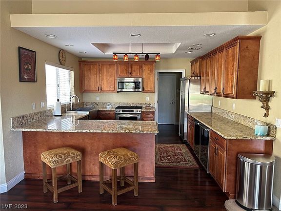 3rd image of 8813 Litchfield Ave