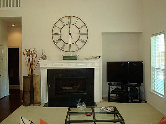 5th image of 204 Sleepy Hollow Ln