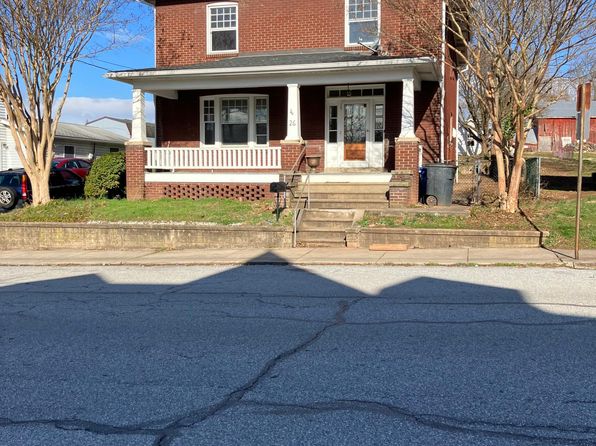 26 Middle St