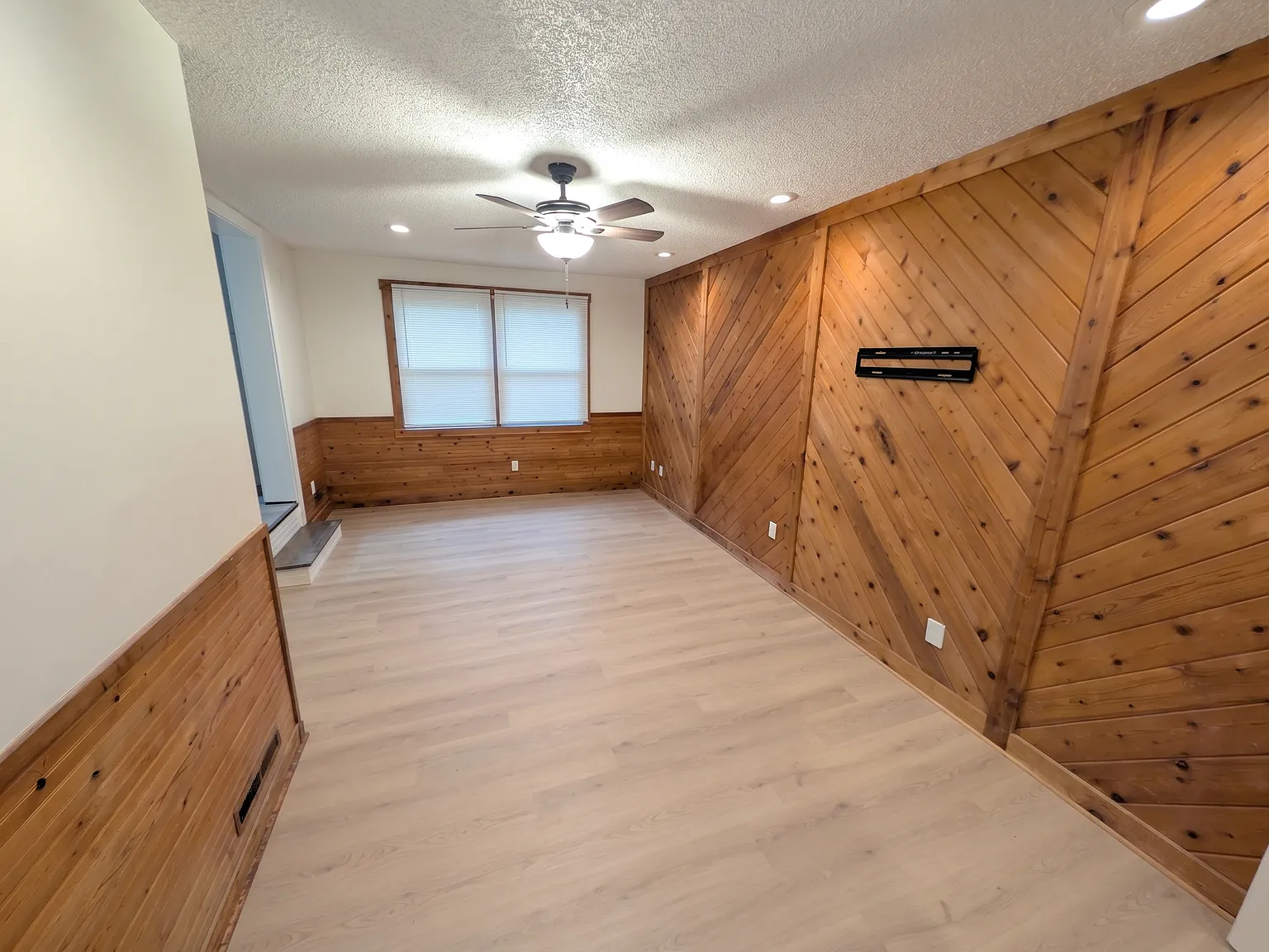 3 bed, 980 sqft, $1,250 — Photo 4