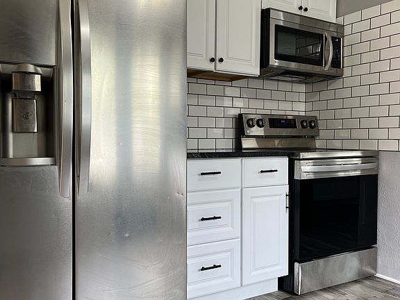 4th image of 10506 W 56th St