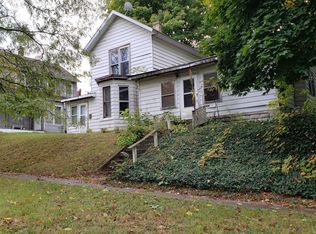406 Days Ave, Buchanan, MI 49107