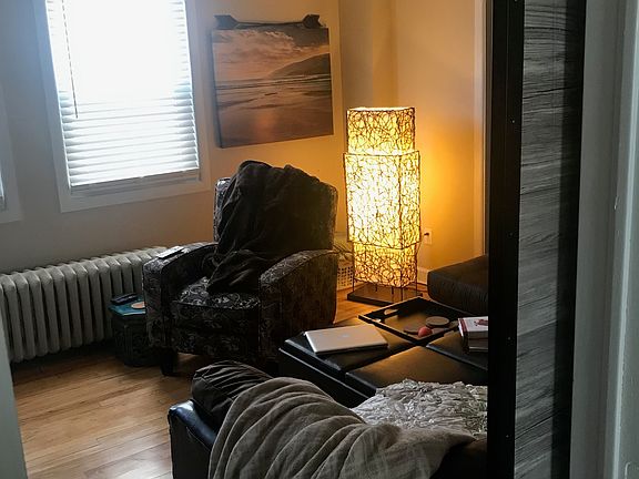 3rd image of 293 Wilder St N