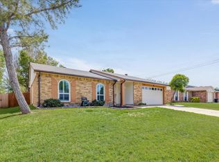 7200 Chatham Rd, North Richland Hills, TX 76182