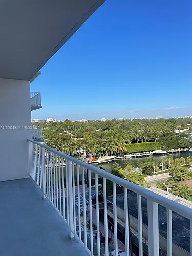 2829 Indian Creek Dr #806 Photo 1