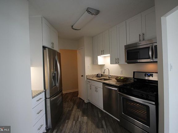 2nd image of 501 Slaters Ln APT 201