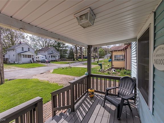 3rd image of 2436 Talbot St