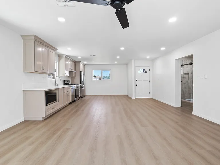 13871 Ward St — Photo 5