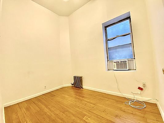 4th image of 13 W 100th St APT 5B