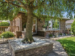 754 N Michigan St, Elmhurst, IL 60126