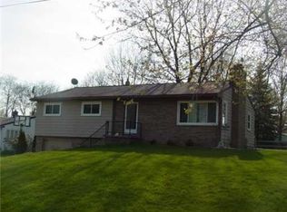 15236 Pinehurst Dr, Lansing, MI 48906