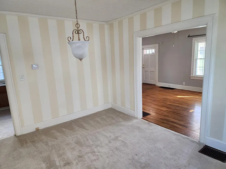 2604 Wayne Ave — Photo 7