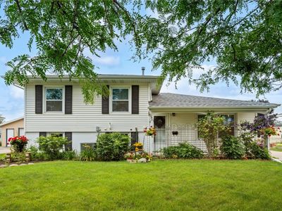 433 Cherry Hill Rd NW, Cedar Rapids, IA, 52405