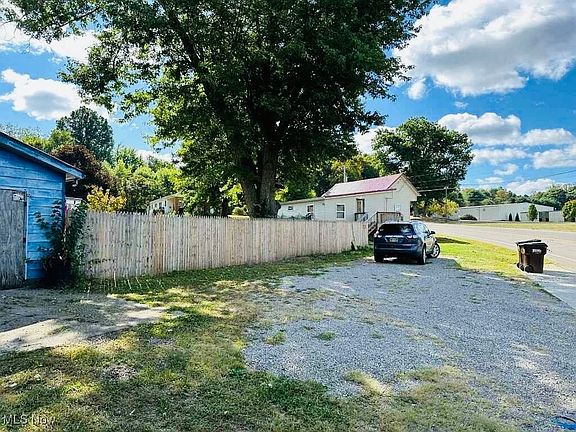 4th image of 2383 Chandlersville Rd