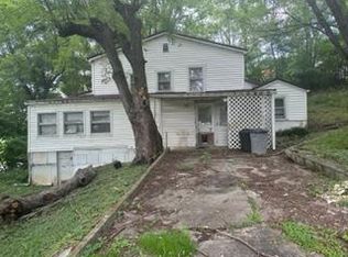 851 Riverside Dr, North Tazewell, VA 24630