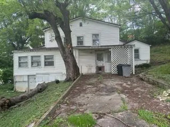 851 Riverside Dr, North Tazewell, VA 24630