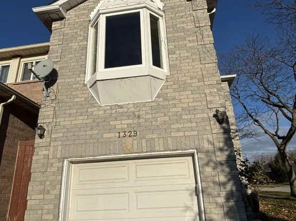 1329 Hazel McCleary Dr, Oakville, ON L6J 7A9