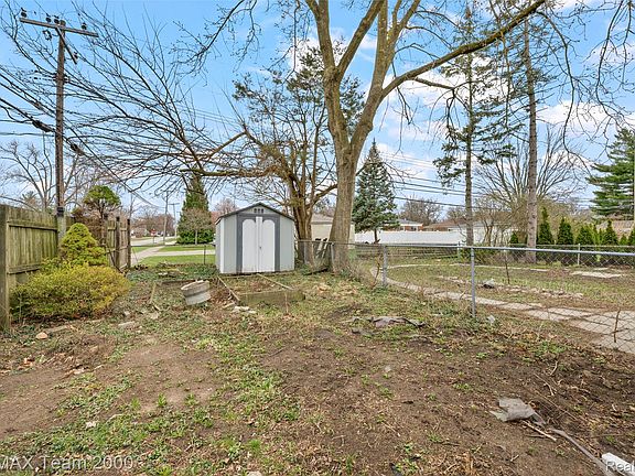 5th image of 33101 Donnelly St
