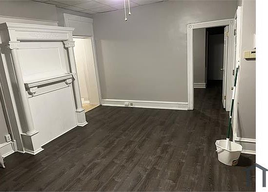3rd image of 1819 E Tioga St APT 5