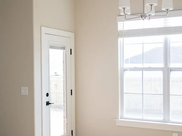 881 Pinnacle St — Photo 5