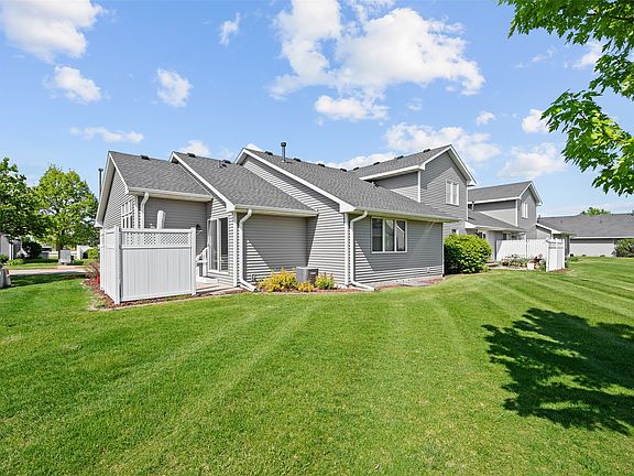 5th image of 920 Robin Cir