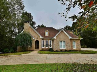 324 Point Olympus Dr, Gainesville, GA 30506