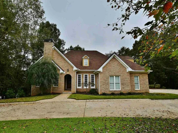 324 Point Olympus Dr, Gainesville, GA 30506