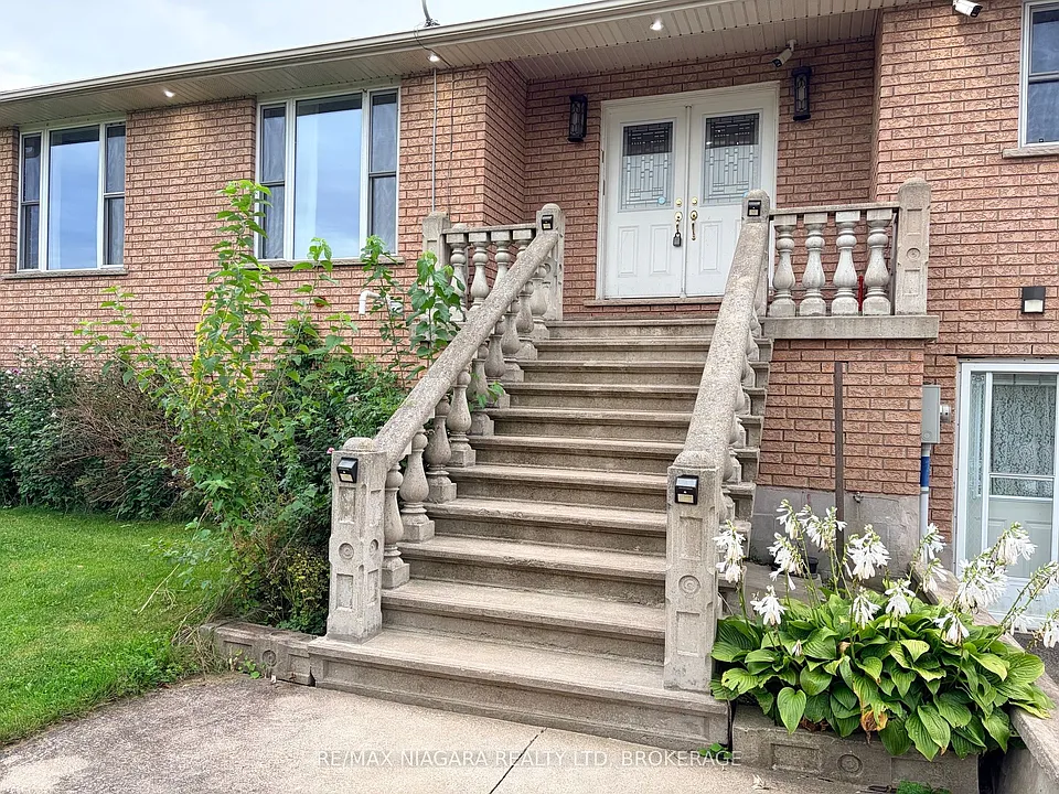 1010 Foss Rd #UPPER