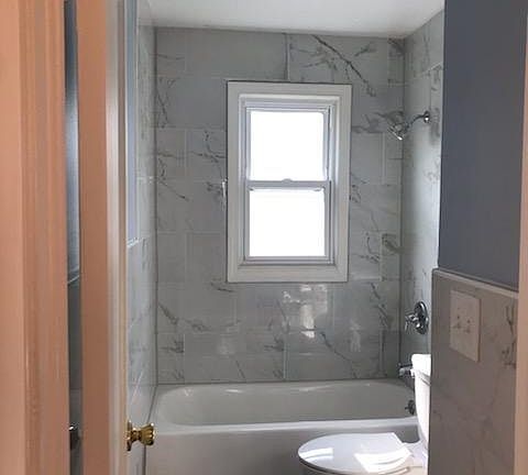 4th image of 479 Wells St #2