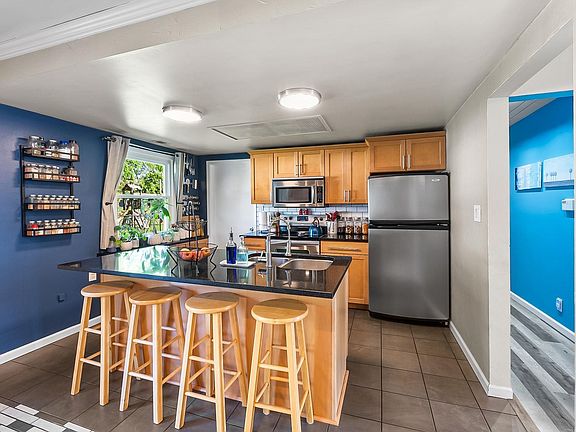 4th image of 6140 Seabree Ln