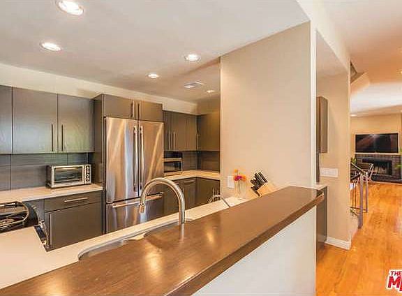 5th image of 6833 Pacific View Dr
