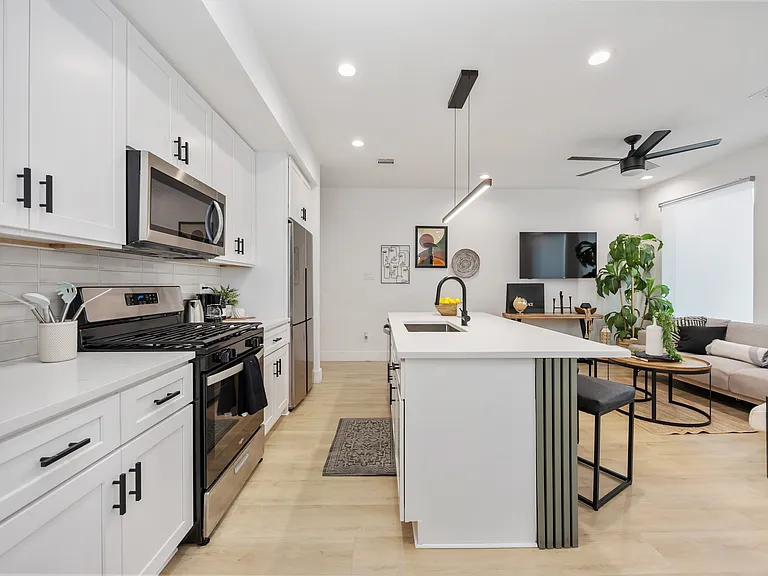 4718 Market St #1A — Photo 21