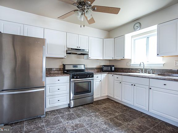 5th image of 243 Pardee Blvd