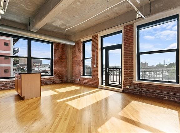 2nd image of 2029 Grand Ave Unit 314