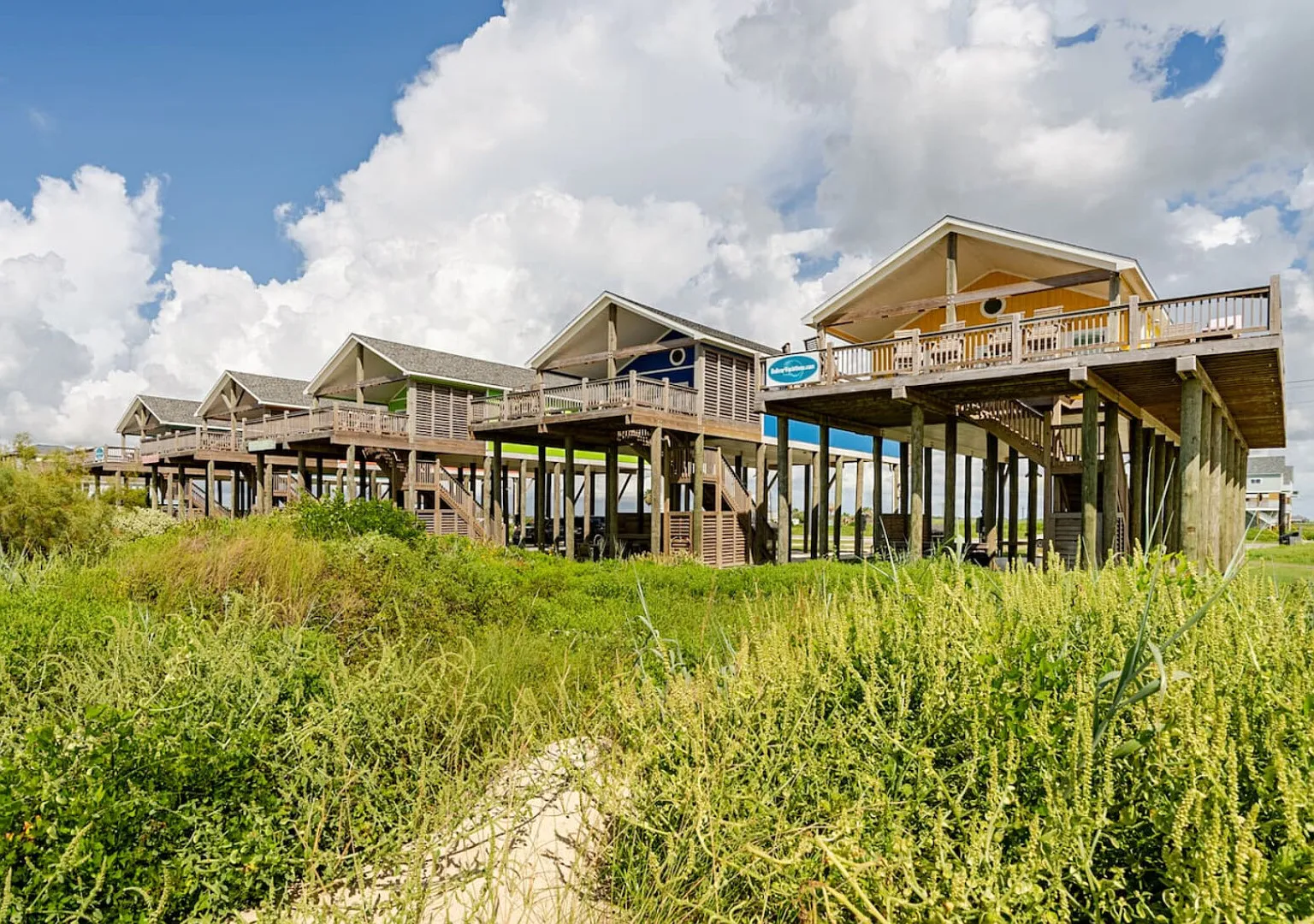 Beachfront, Views, 3bdr/2bth - The Bleu Pearl — Photo 3