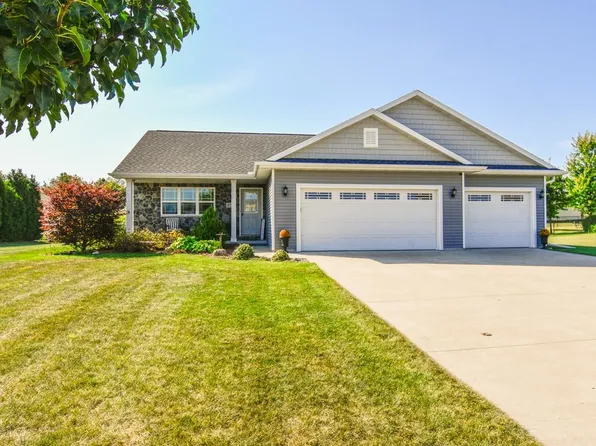 W7157 Englewood Dr, Greenville, WI 54942