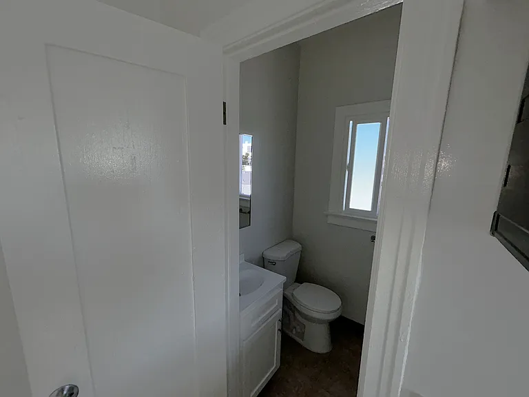 320 N Ardmore Ave #311 — Photo 7