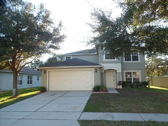 2nd image of 3201 Amberley Park Cir