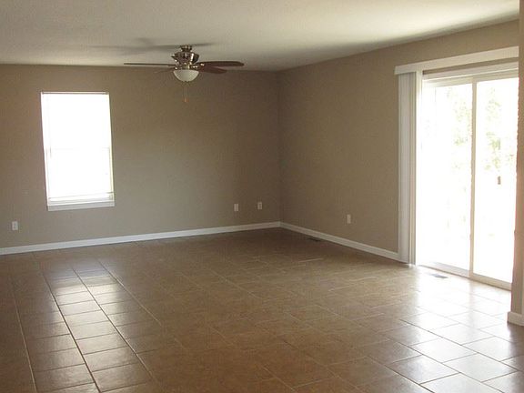 5th image of 1017 Emily Ln #1019
