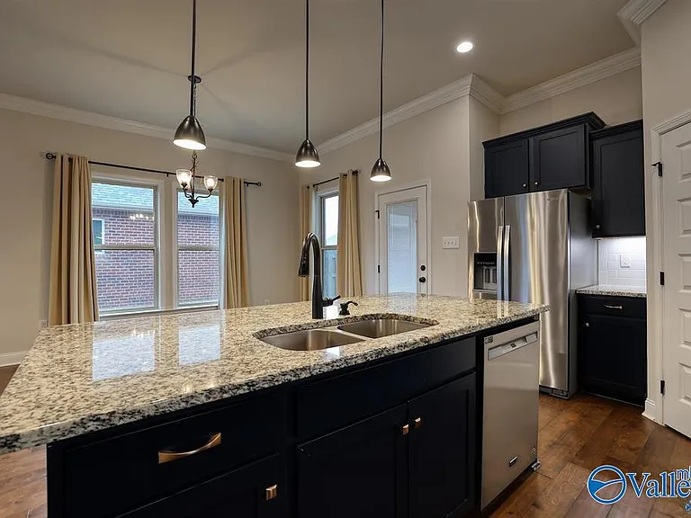 12786 Juniors Dr — Photo 3