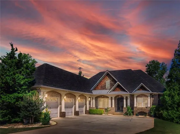 1018 Pampas Way, Hampton, GA 30228