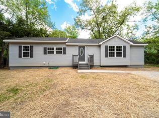 71 High St, Leesburg, NJ 08327