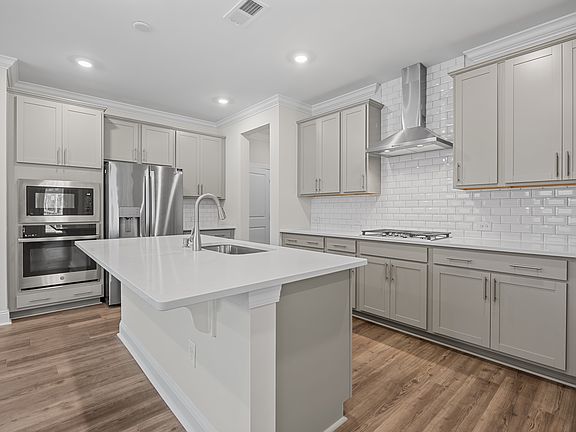 4th image of 3309 Delmar Dr