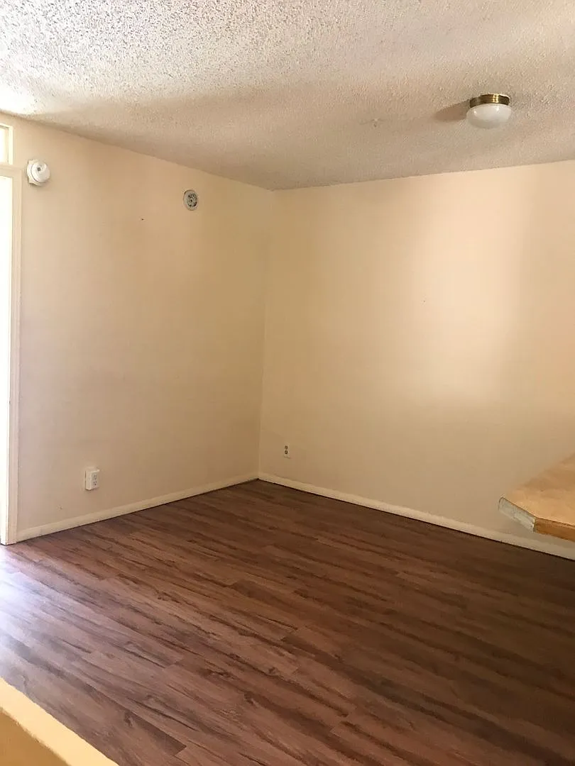3 Bedroom Townhome Available Near CU!! — Photo 2
