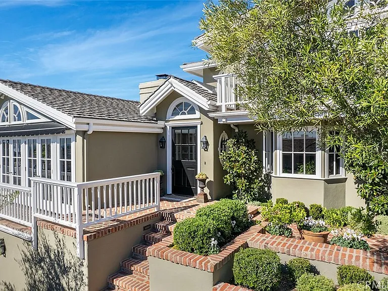 806 Emerald Bay — Photo 2