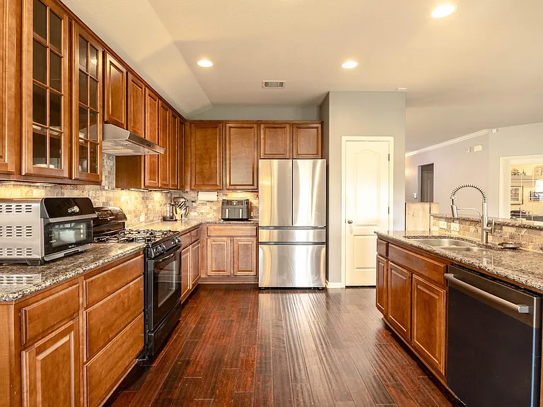 1301 Rimstone Dr — Photo 4