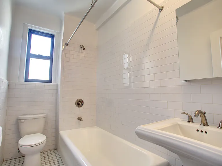 315 W 102nd St #7D — Photo 6