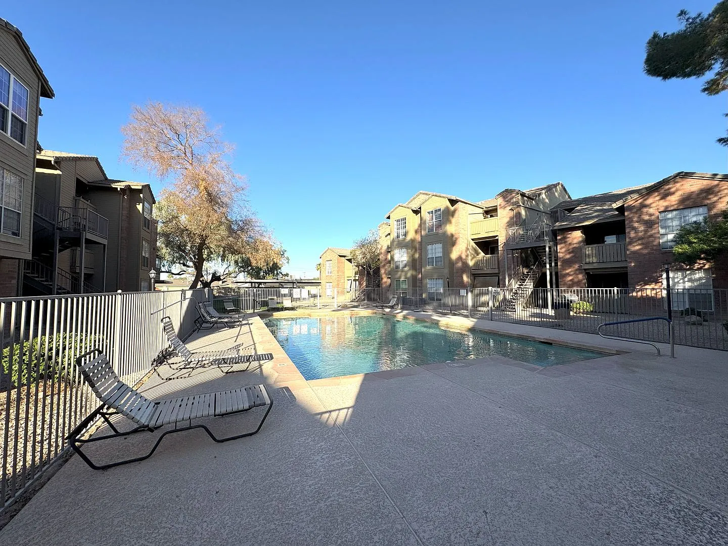 Move In Special: $400 Off First Mo Rent Tempe 1 Bed Condo With Granite Counters, Pool & Covered P... — Photo 2