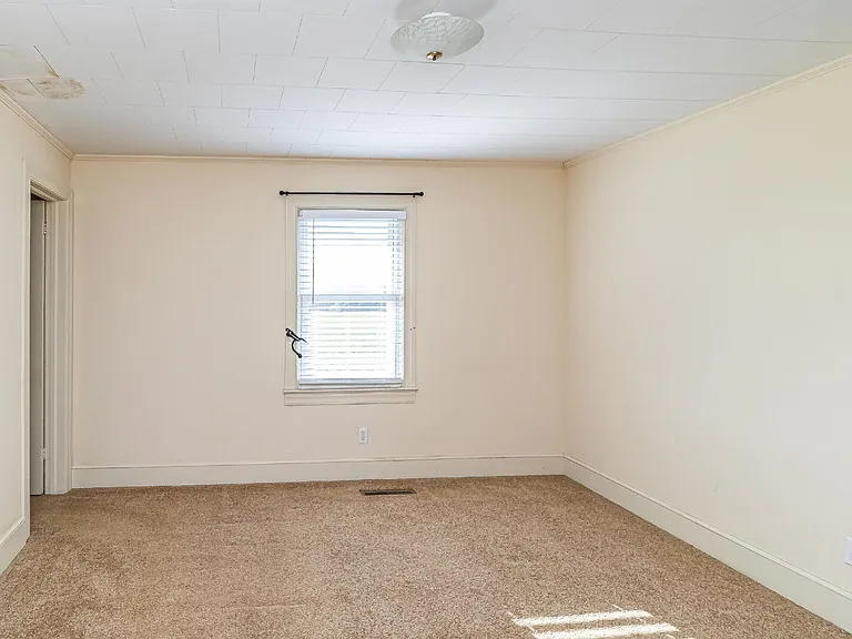 1296 Country Club Rd — Photo 12