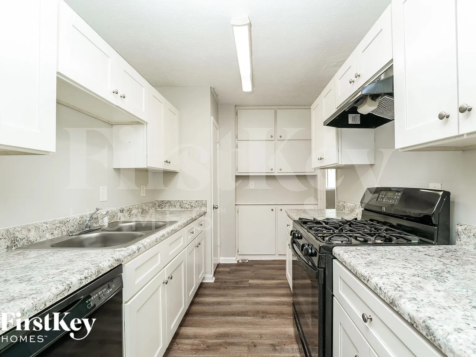 4 bed, 2.5 bath, 2040 sqft, $2,195 — Photo 4